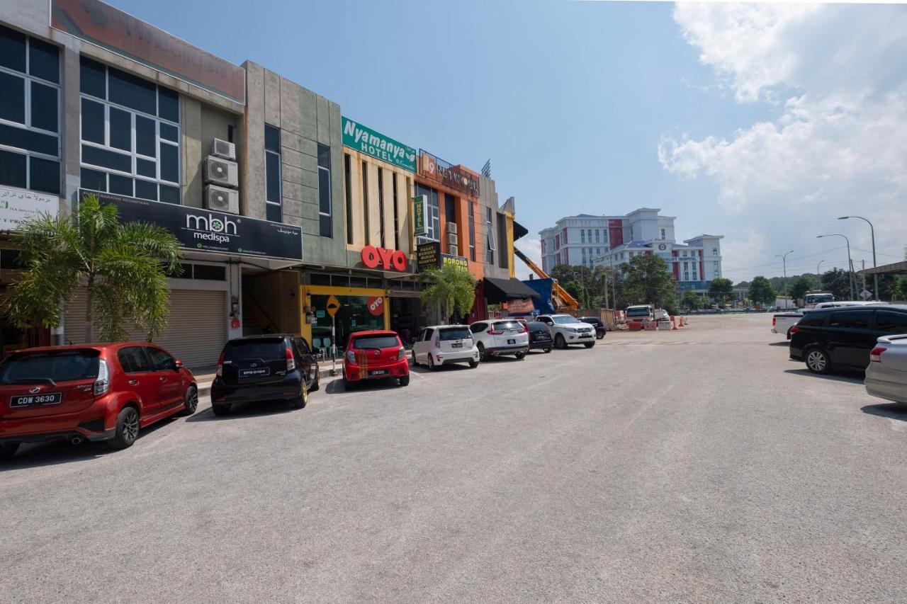 Oyo 89981 Nyamanya Hotel Kuantan Exterior photo