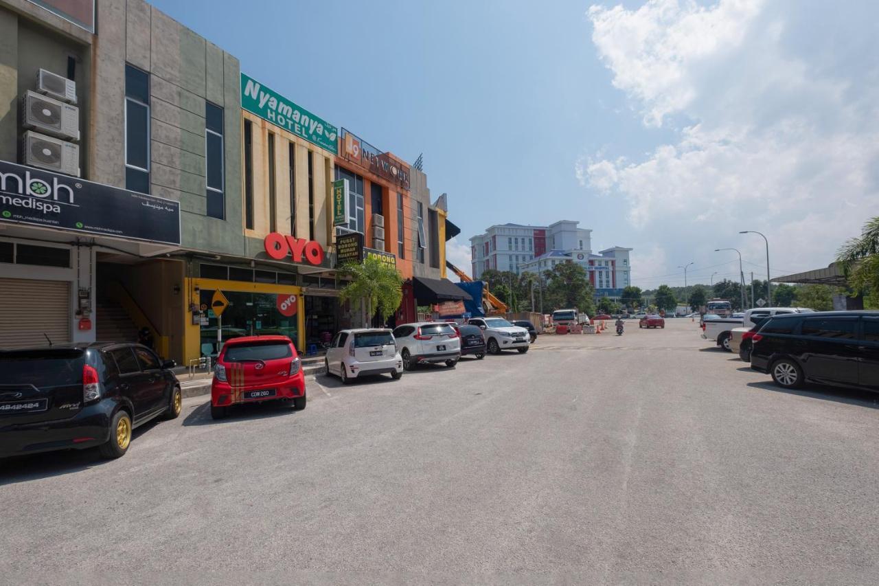 Oyo 89981 Nyamanya Hotel Kuantan Exterior photo