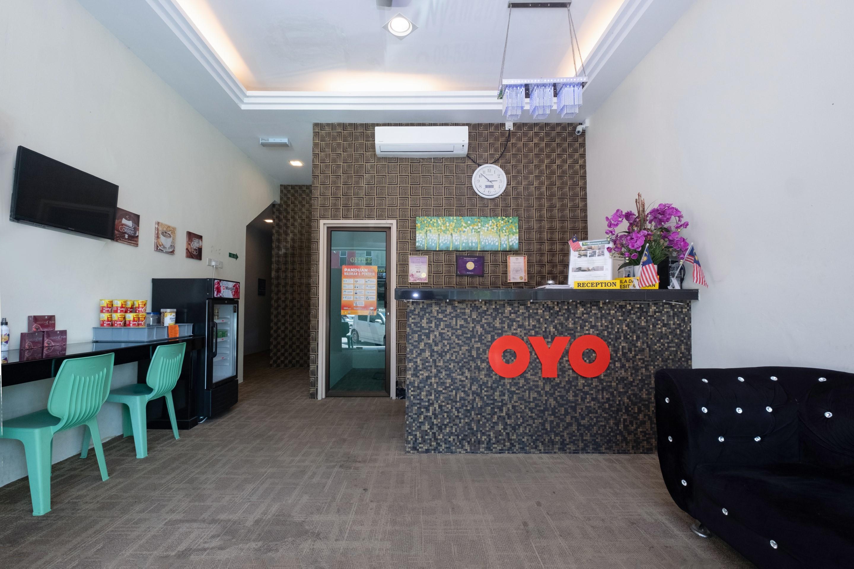 Oyo 89981 Nyamanya Hotel Kuantan Exterior photo